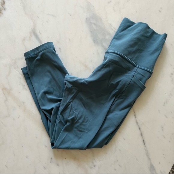 Athleta Salutation Stash Pocket II Capri Leggings In Blue Green Size XS - Picture 6 of 7